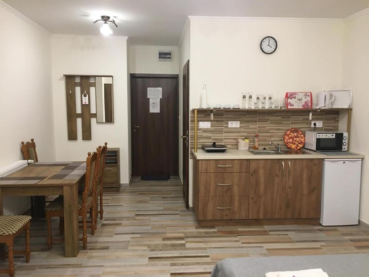 Aranykorona Apartmanhaz Miskolc Exterior foto