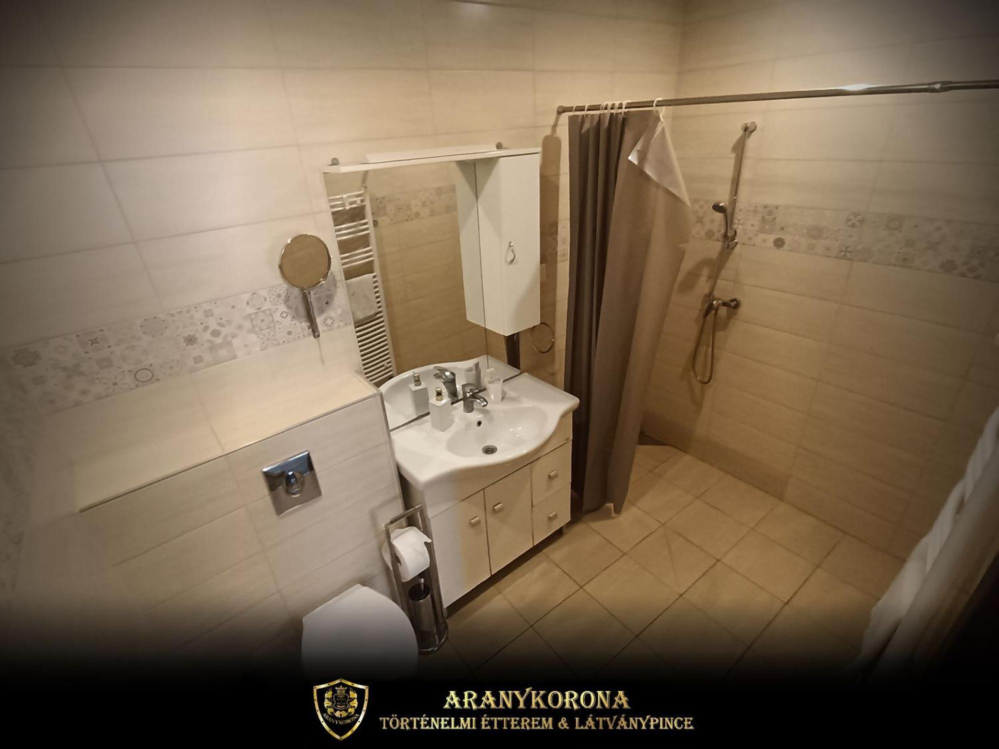 Aranykorona Apartmanhaz Miskolc Exterior foto